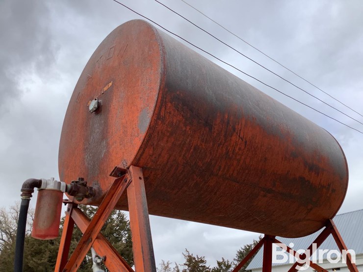 Eaton Gravity Feed Fuel Tank Lot HK7387, Dec 21, 2022 Equipment