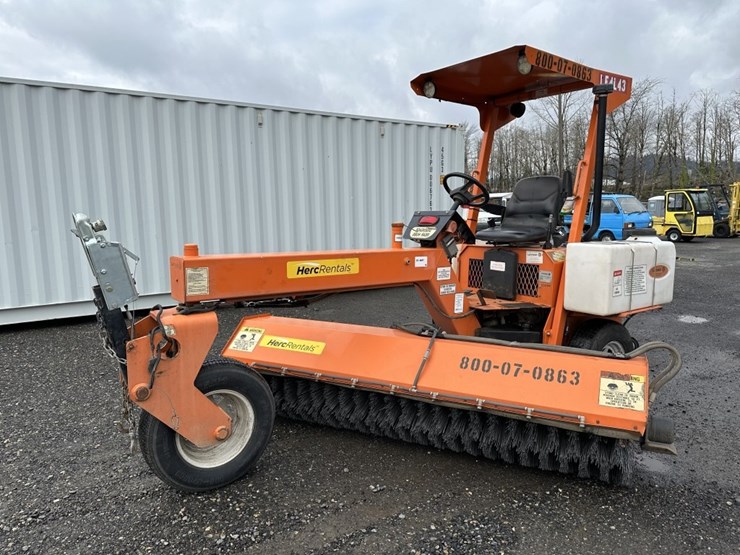 2015 Laymor SM300 Broom Lot 42, Day 1 Public Live Online Only