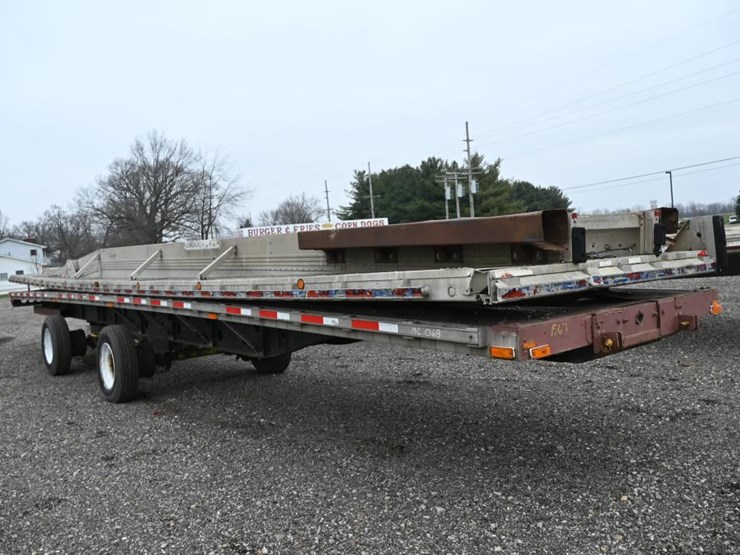 1568 • 1992 Reitnour Flatbed "Bridge" Trailer Lot 1568, Year End