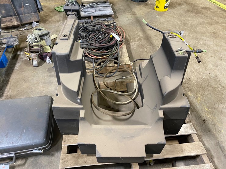 260 • CAT 299 SKID STEER FUEL TANK Lot 260, ONLINE INVENTORY REDUCTION AUCTION, 1/16/2023