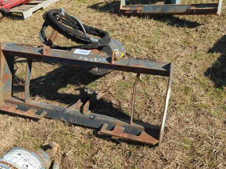McMillen Auger Attach for Skid Steer Lot 2485, Headland Farm and Construction Sale Day 1