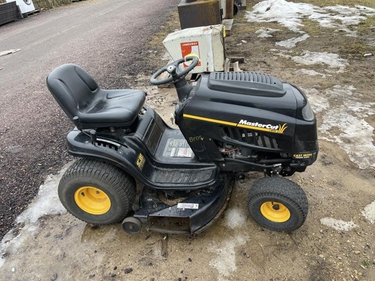 Mastercut Lawn Mower Lot 718, January Farm Consignment, 1/26/2023