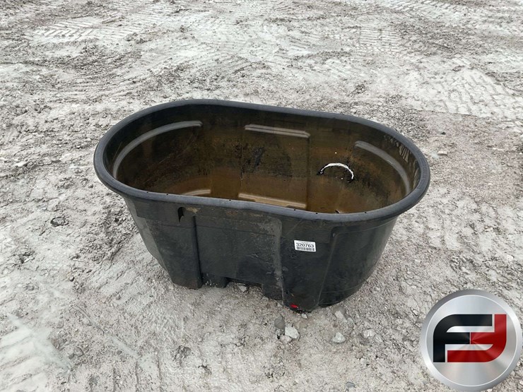 RUBBERMAID LIVESTOCK TANK, 100 GALLON Lot 2456, MIDWEST CONSTRUCTION
