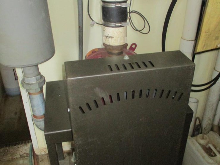 836 • EZee Milking Equipment Blower Vac Pump Lot 836, DeLaval