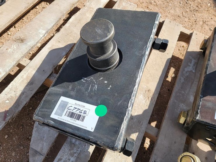 Unused Semi Truck Piggyback Hitch Mount - Lot #375, DAY 1 FEBRUARY 2023