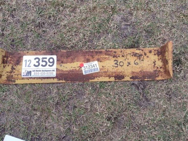 30" X 6" WELD ON CUTTING EDGE FOR BACKHOE BUCKET Lot 12359, D1R2