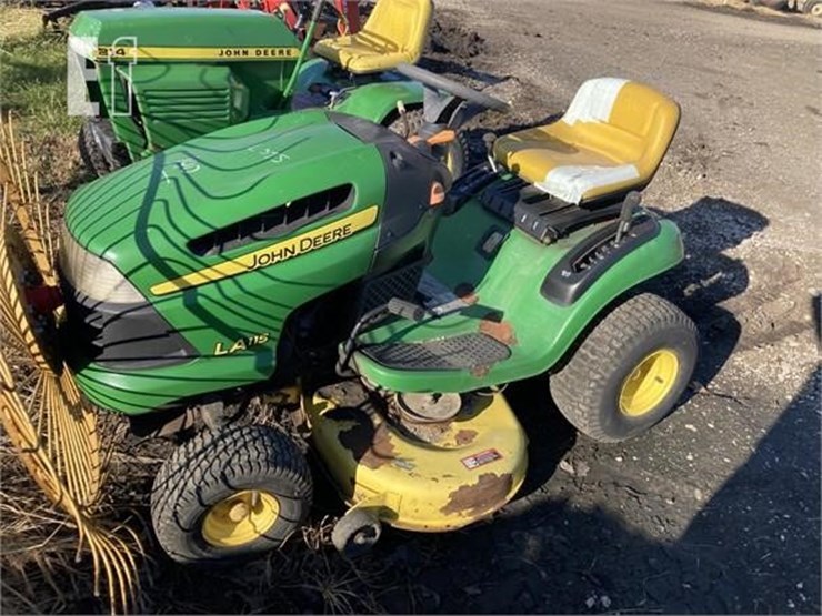 JOHN DEERE LA115 Lot 2059, Spring Consignment Auction Friday Ring