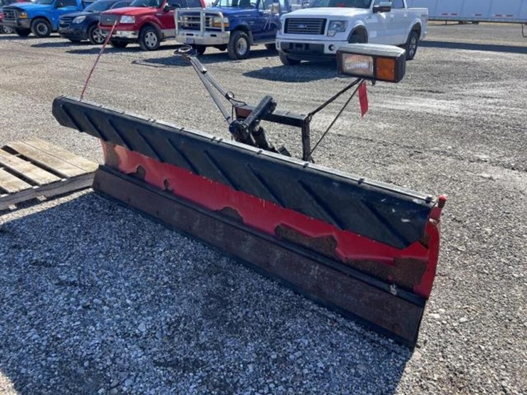 Western 7.5’ Snow Plow - Lot #2056, 2023 WINTER CONSIGNMENT AUCTION, 2 ...
