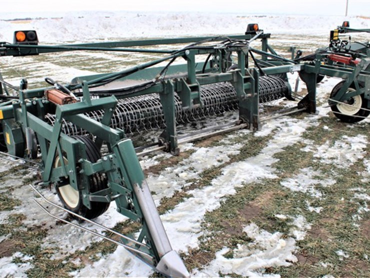 Pickett 6 Row Bean Cutter Lot 32, Chuck Henkel Retirement Farm