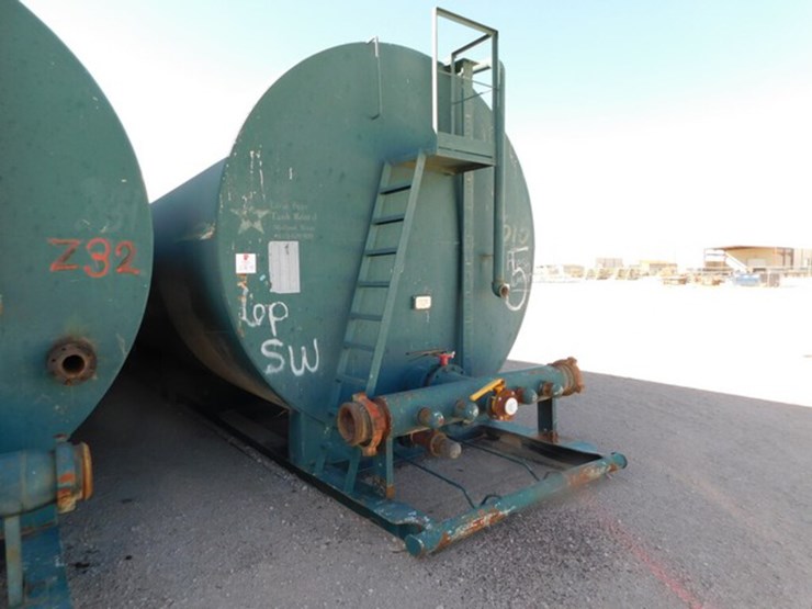 500 BBL ROUND FRAC TANK W/ 8" MANIFOLD, SKIDDED Lot 576B, Oilfield