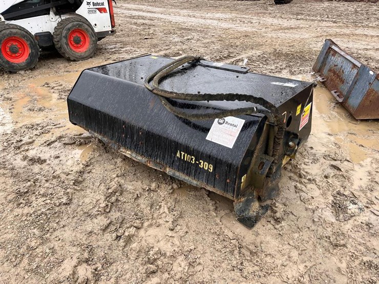 2013 Caterpillar BU118 Skid Steer Box Broom Lot 120A, McGrew