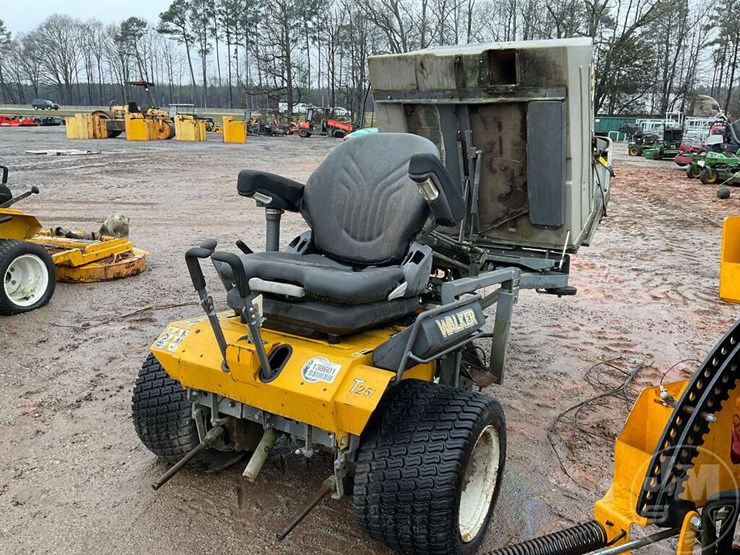 WALKER T25I SN 126517 FRONT DECK MOWER Lot 138601, R1 SPRING EAST