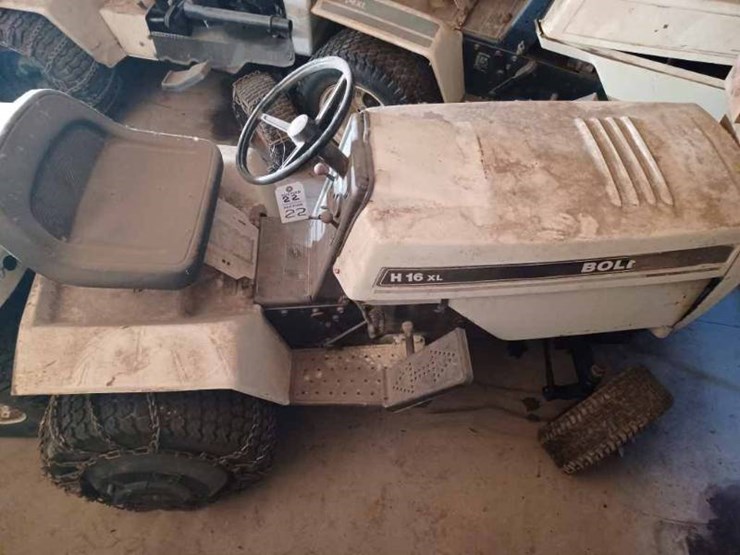 Bolens H16 XL Lawn Tractor Lot 22, The Doug Ault Bolens Lawn Tractor