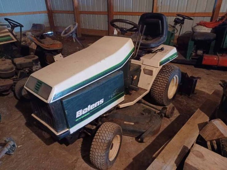 Bolens GT2000 Lawn Tractor with 42inch Mower Deck, Model No. M20QS