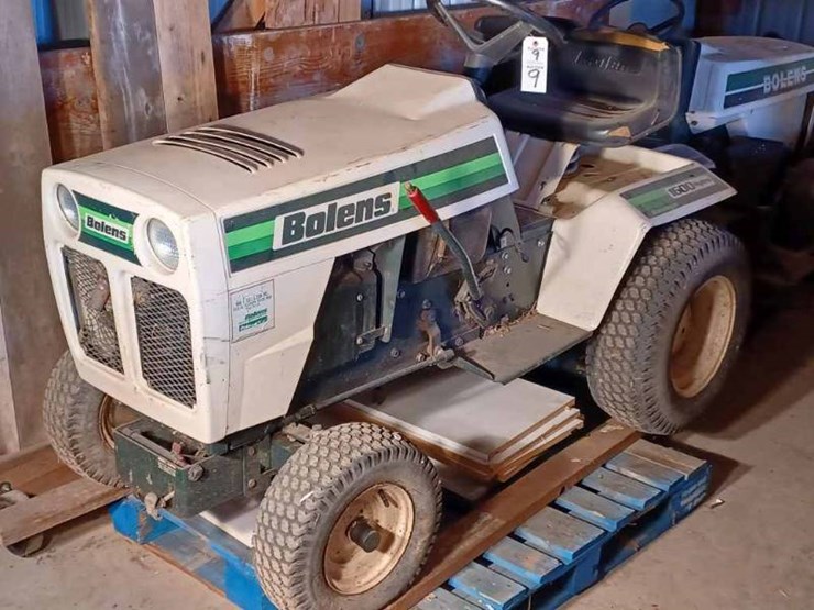 Bolens 1600 Hydro Lawn Tractor, No Mower Deck, Model No. 402447 Lot