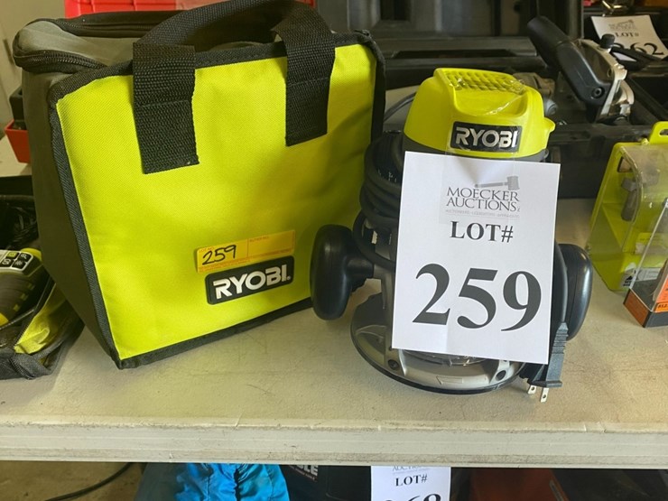 RYOBI R163G FIXED BASE CORDED ROUTER WITH BAG - Lot #259, J Stephens ...