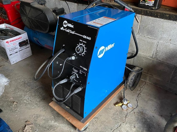 319 • Miller Gold Seal GS440 welder Lot 319, Estate of Delmas