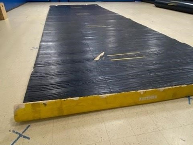 RESILITE WRESTLING MATS Lot 12646, Online Consignment Auction, 4/26