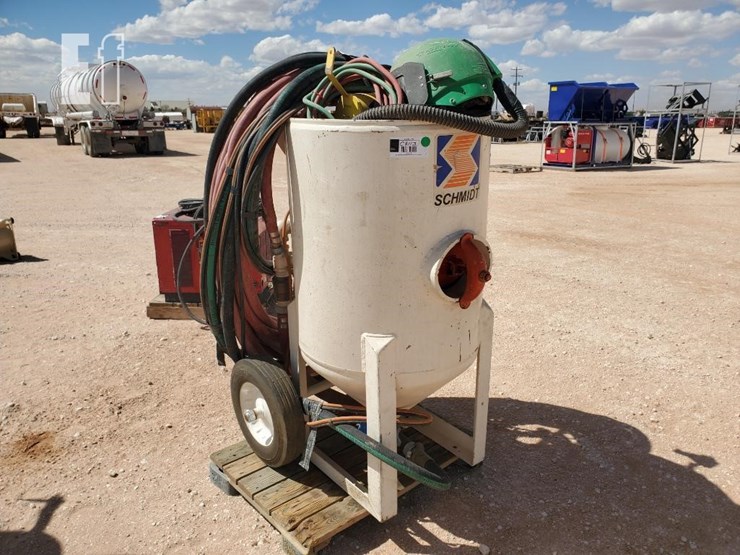 SCHMIDT 65CF SANDBLASTER Lot 689, Day 2 Public Equipment Auction