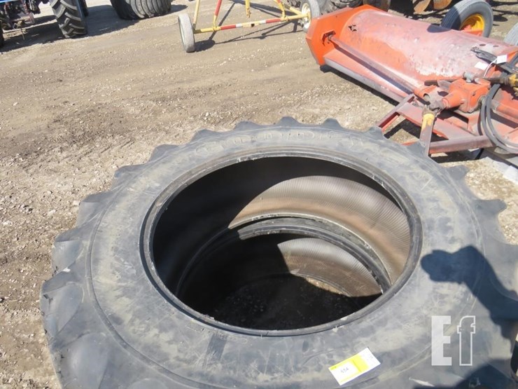 PAIR OF 16.9 X 34 TRACTOR TIRES TIRES Lot 654, Pocahontas Machinery
