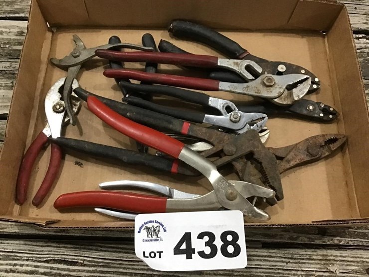 ASSORTMENT OF PLIERS Lot 438, Tools and Constuction Surplus On Line