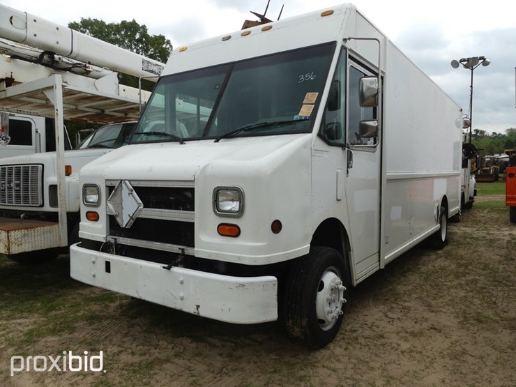 2000 FREIGHTLINER MT55 UTILIMASTER BOX TRUCK Lot 356, Huge Spring