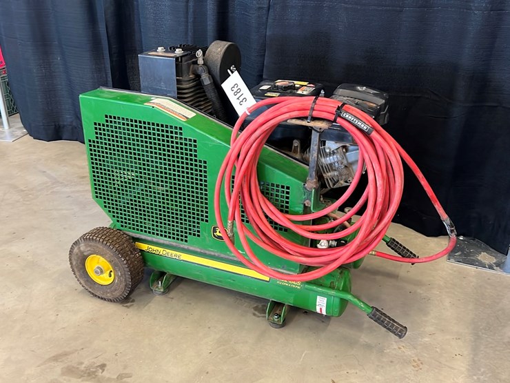 ID3183 John Deere Portable Air Compressor Lot 2006, Large Spring