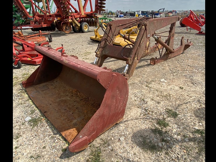 149306 • 6' Ford Front End Loader Bucket w/ Bracket Lot 149306