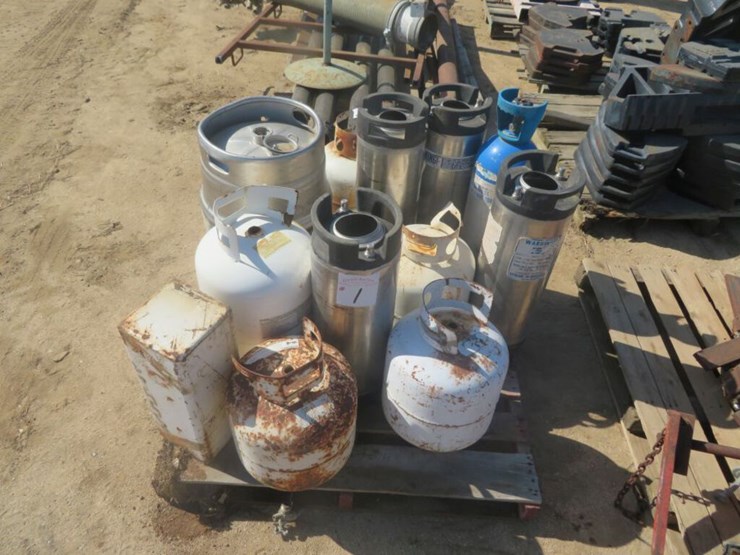 Pallet Propane Tanks, Misc Tanks Lot 1, Lehr Brothers HUGE FARM
