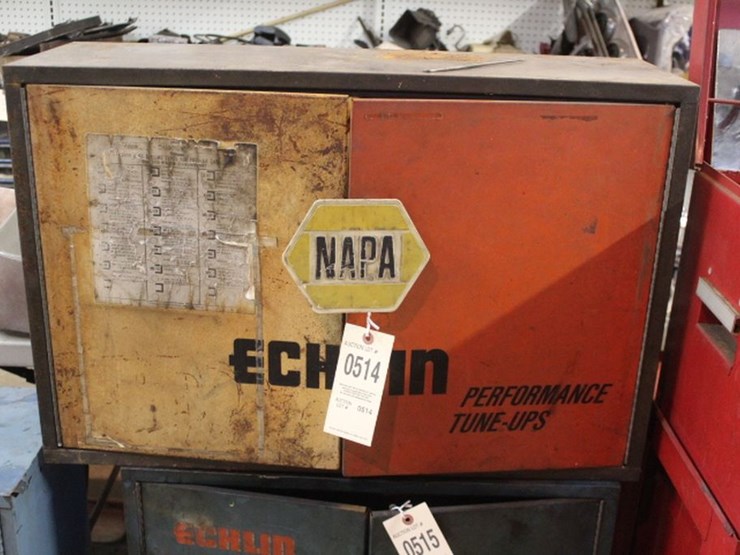 NAPA Metal 2 Door Lot 514, Enthusiast Car, Vintage Auto Part and Tool Auction, 4/22
