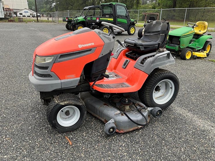 2015 Husqvarna LGT2554 lawn tractor Lot 154, AgPro Turf