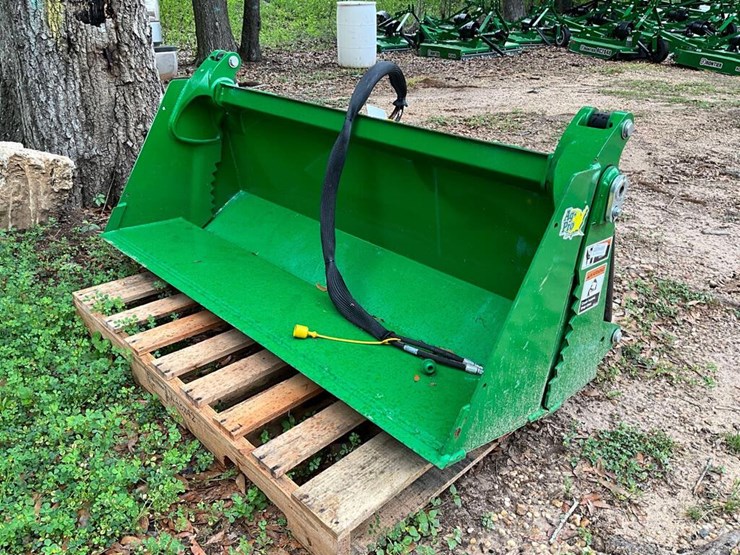 John Deere Frontier 4in1 Bucket Lot 123, AgPro Turf & Commercial