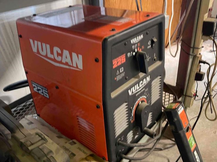 Vulcan 225 welder Lot 1405A, Escott Equipment Auction, 4/27/2023, Ken Carpenter Auction