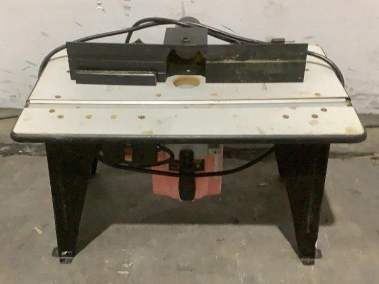 Chicago Router Table with Router 95380 Lot 35, April Monthly Day 2