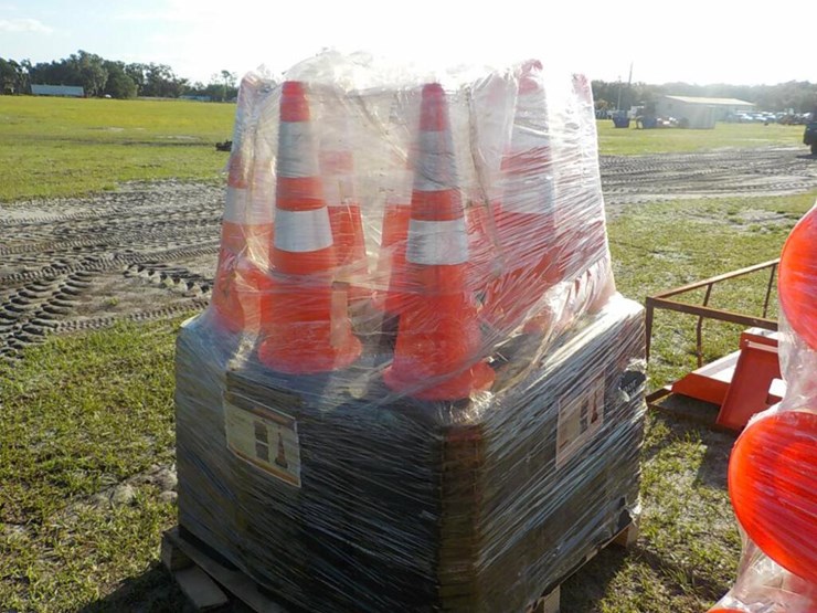AGT AGT75TC Traffic Cones (250 of) Lot 600048221, Florida Auction