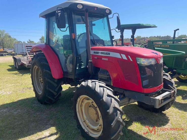 2011 MASSEY FERGUSON HD SERIES 2660 AG TRACTOR Lot 9812, LOW COUNTRY