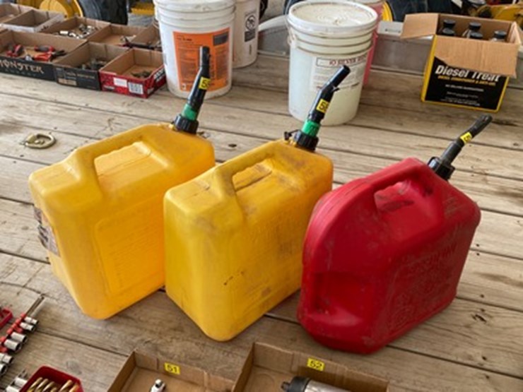 58-2-5-gallon-diesel-jugs-1-5-gallon-gas-jug-lot-58-2023