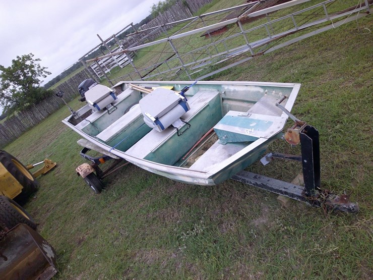 DURA CRAFT 14FT FLAT BOTTOM BOAT W/ MERC 9.9 Lot