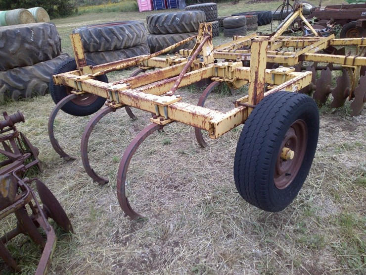 HAY KING 3PT 7 SHANK CHISEL PLOW Lot 305, Farm and Ranch Estate