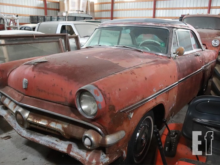 1953 FORD SKYLINER CRESTLINE Lot 217, Absolute Auction, 5/20/2023