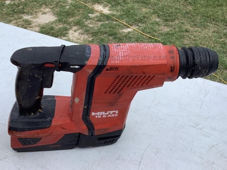 HILTI ROTARY HAMMER DRILL & BATTERY MODEL TE6A22 Lot 492, May