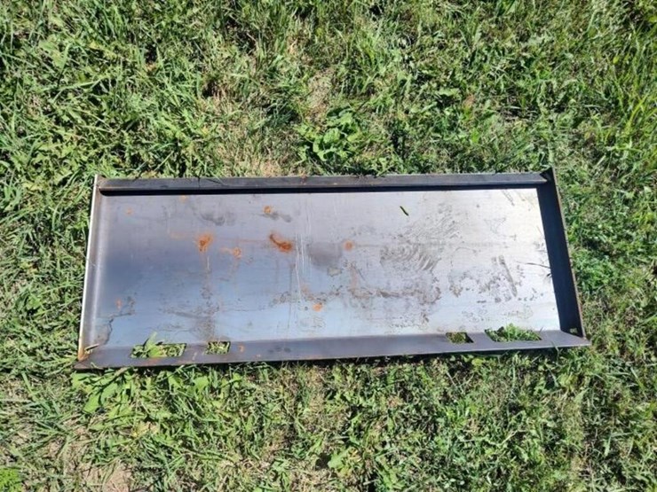 Closed Plate Lot 9, Spring 2023 Consignment Sale, 5/23/2023, Vold