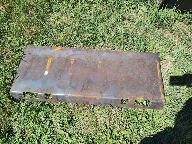 Closed Plate Lot 8, Spring 2023 Consignment Sale, 5/23/2023, Vold