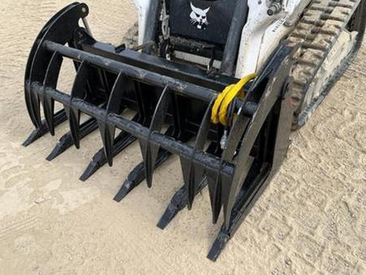 Wildcat 68" Heavy Duty Skid Steer Stacking Rake Grapple Lot 118