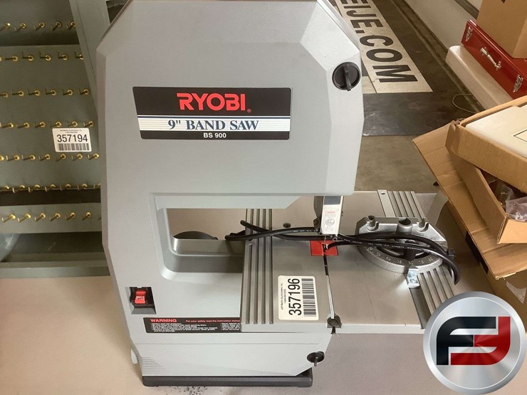 RYOBI BS900 9” BAND SAW Lot , MIDWEST CONSTRUCTION & FARM EQUIPMENT AUCTION, 6/1/2023, Jeff