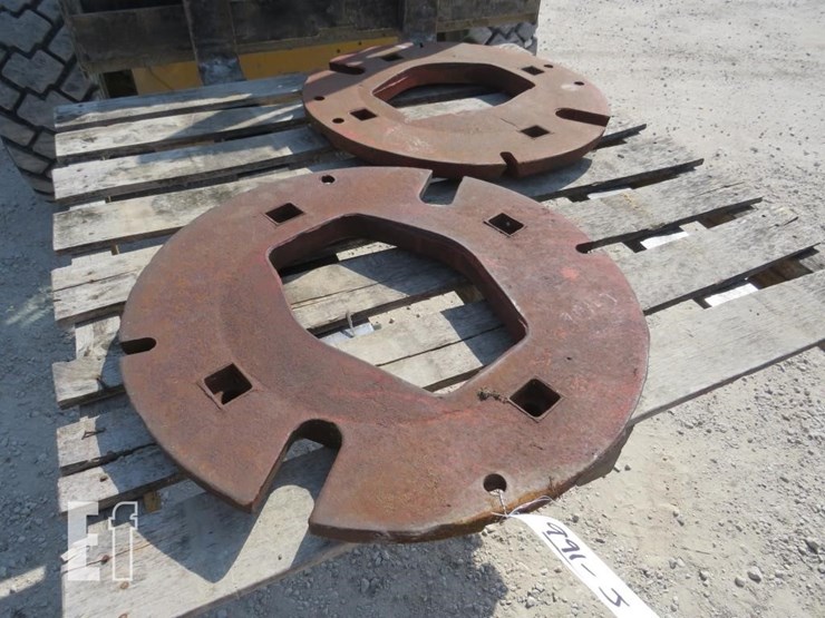 2 IH WHEEL WEIGHTS WEIGHTS Lot 991, Pocahontas Machinery Auction