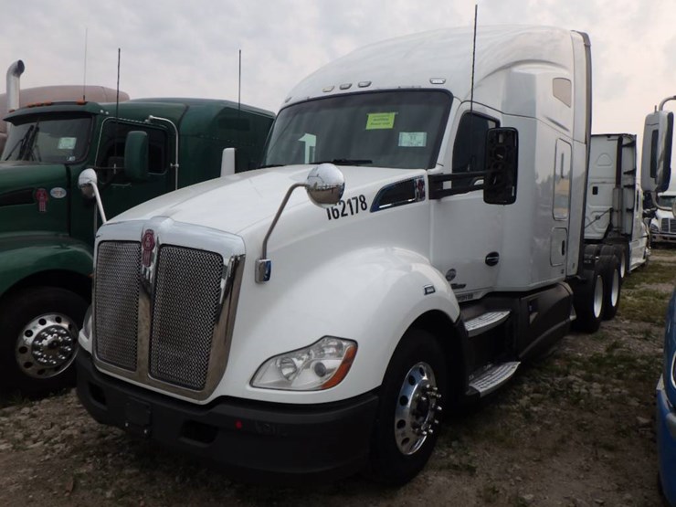 2017 KENWORTH T680 Lot 38, Truck & Trailer Auction Pittsburgh, PA