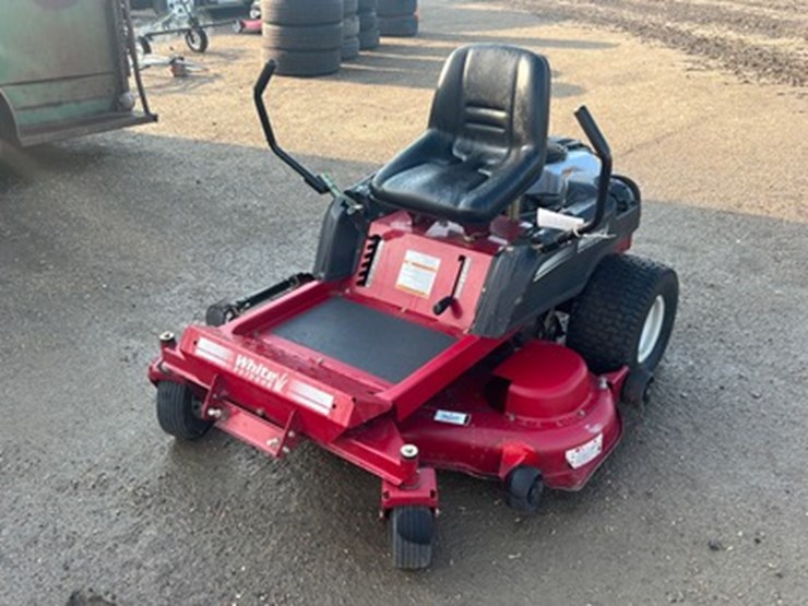 ID3127 50in White (MTD) Zero Turn Mower Lot 415, Summer Farm