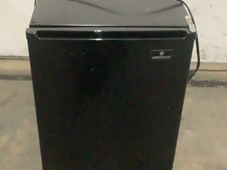 Absocold Mini Refrigerator ARD241AB10R/L Lot 31, June MidMonth Day