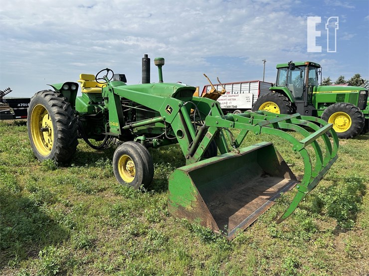 JOHN DEERE 3020 Lot # St Anthony ND Farm Machinery Consignment